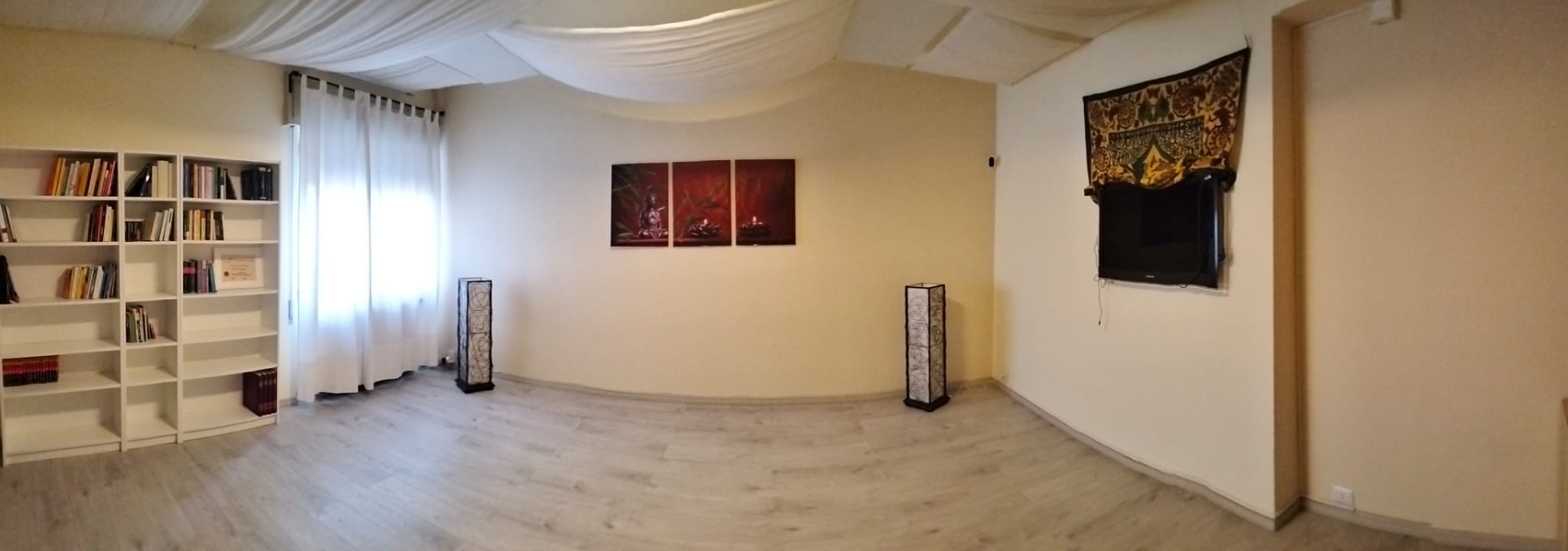 Spazio per gruppi di educazione sessuale con luce raccolta presso Studio Thera a Brescia